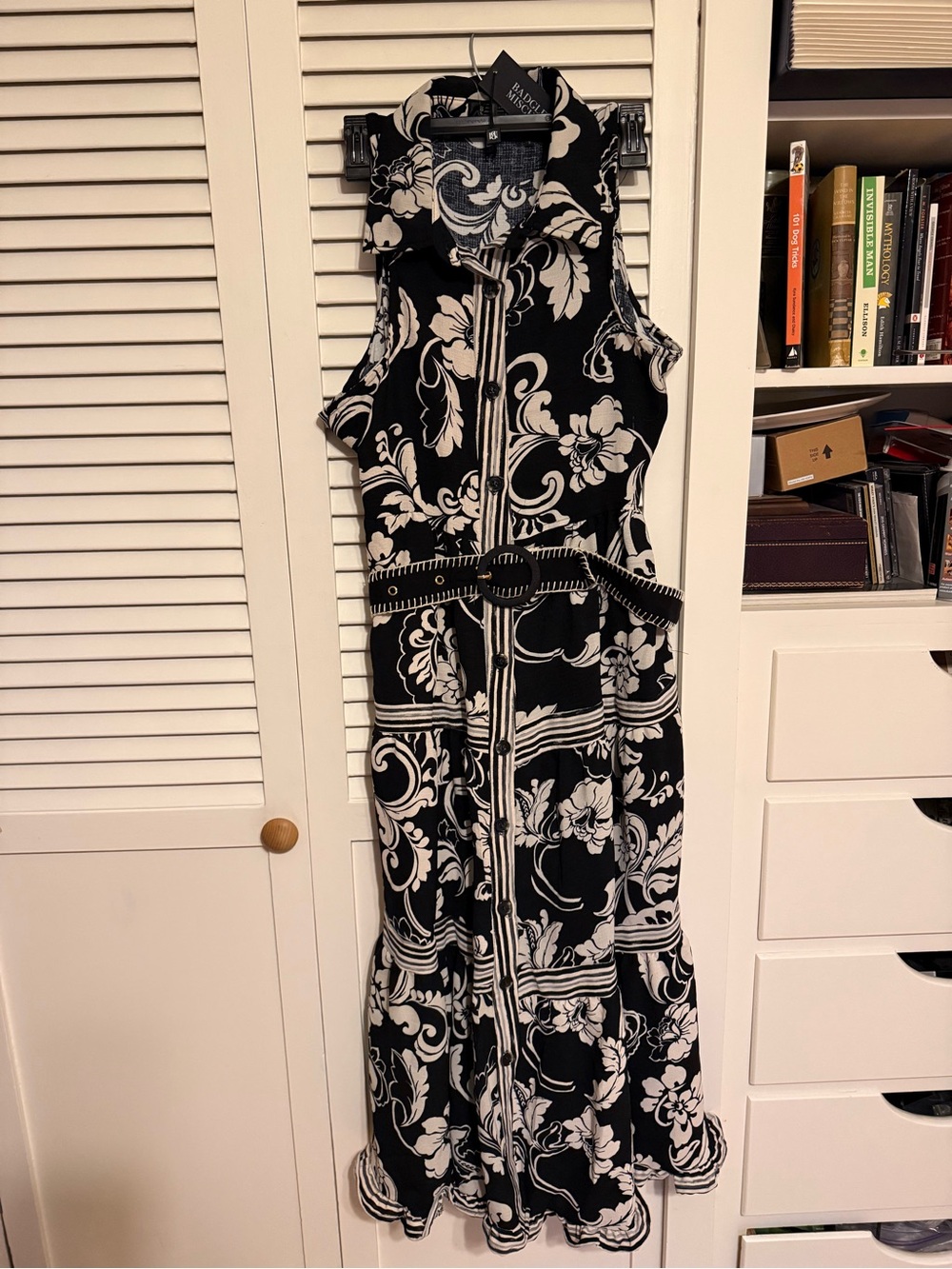Badgley Mischka Black and White Floral button front Maxi Dress NWT